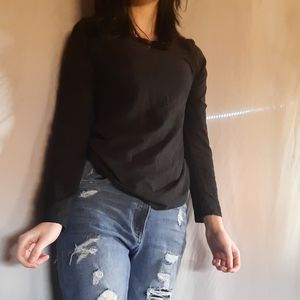 black long sleeve tee